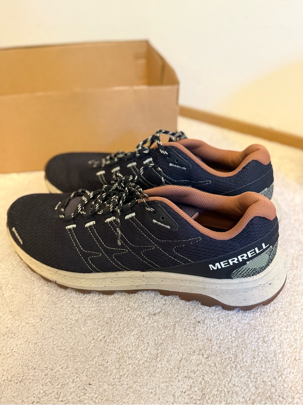 Merrell Men's Black and Brown Trail Sneaker size 12
